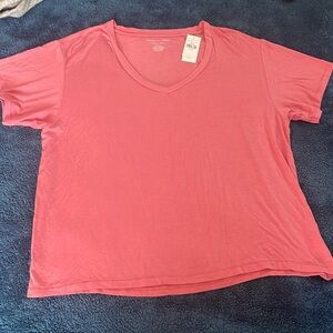 NWT American Eagle Rose pink v-neck T-shirt